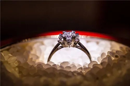 钻戒网推荐 让人放心的钻戒网购网站盘点
