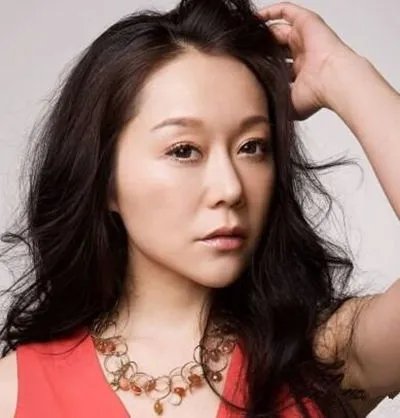 汪雨老婆王菲菲近照曝光 不避忌公布恋情秀甜蜜