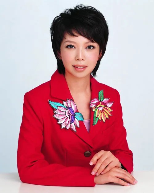 杨宁 cctv9对话节目的主持 有资料么？身高年龄祖籍哪的啊 超级爱他呀