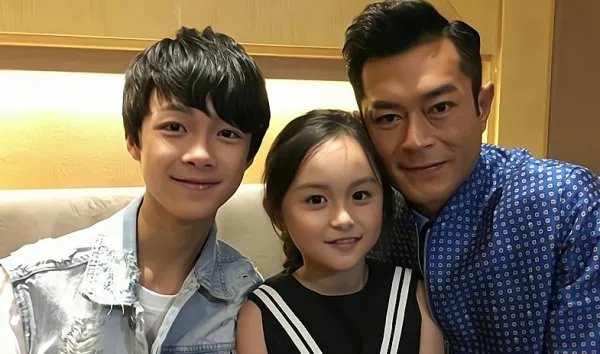 古天乐捐学校被爆荒废