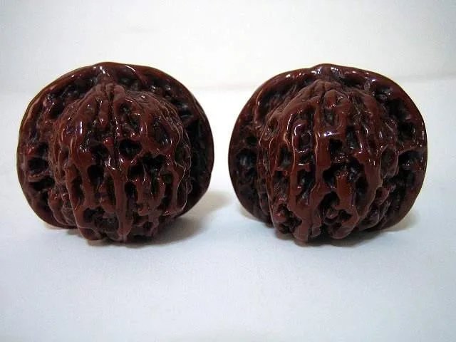 如何挑选文玩核桃？