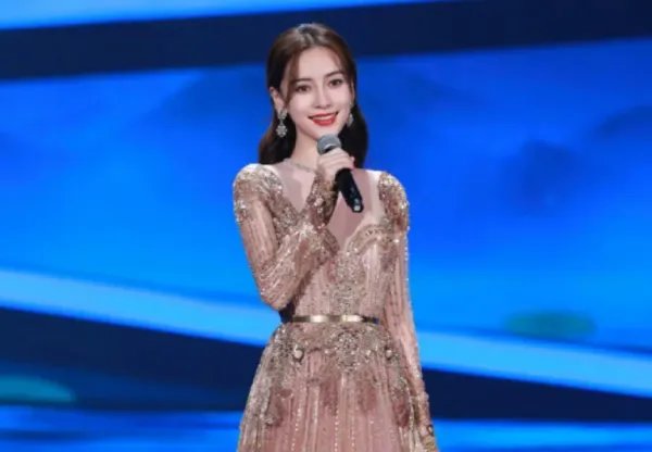 央视镜头下的女明星状态如何？