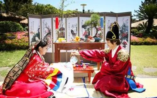 婚礼现场布置图片欣赏    关婚礼布置有哪些风格