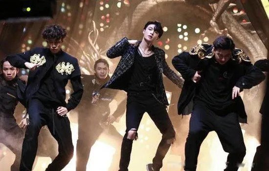 韩庚是乐华的老板吗 和王一博什么关系