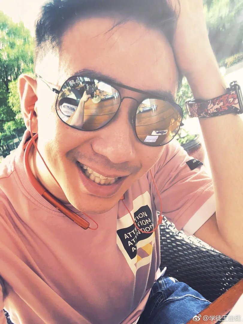 王自健现在在干嘛做什么节目 王自健张伯鑫4.23事件真相