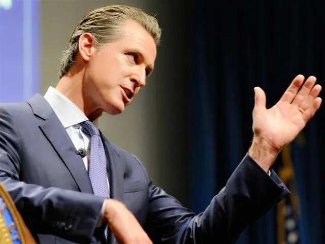 美国2月初已出现新冠肺炎死亡病例,且死者没有明显旅行经历,能说明哪些问题?