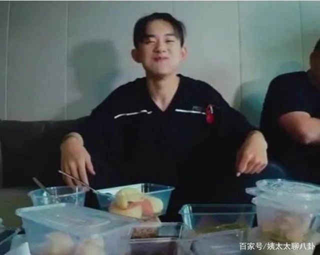 易烊千玺：出道时被diss最丑如今成为最有潜力男明星，他经历了什么？