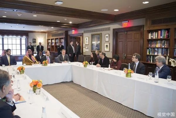 相比英国的皇室王子，沙特王储的国际地位是否很低？