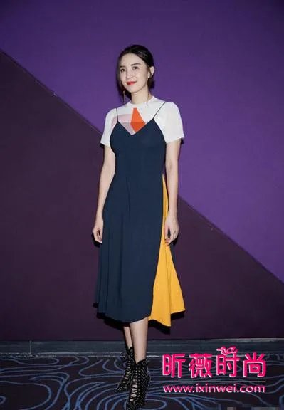 女明星穿衣搭配图片 跟明星学穿衣搭配技巧