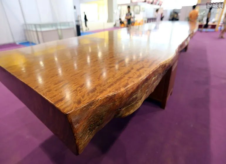 废棺木加工成家具 棺材木收购加工成家具出售你敢买吗