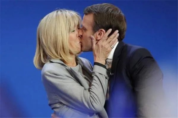 法国马克龙妻子年轻时照片