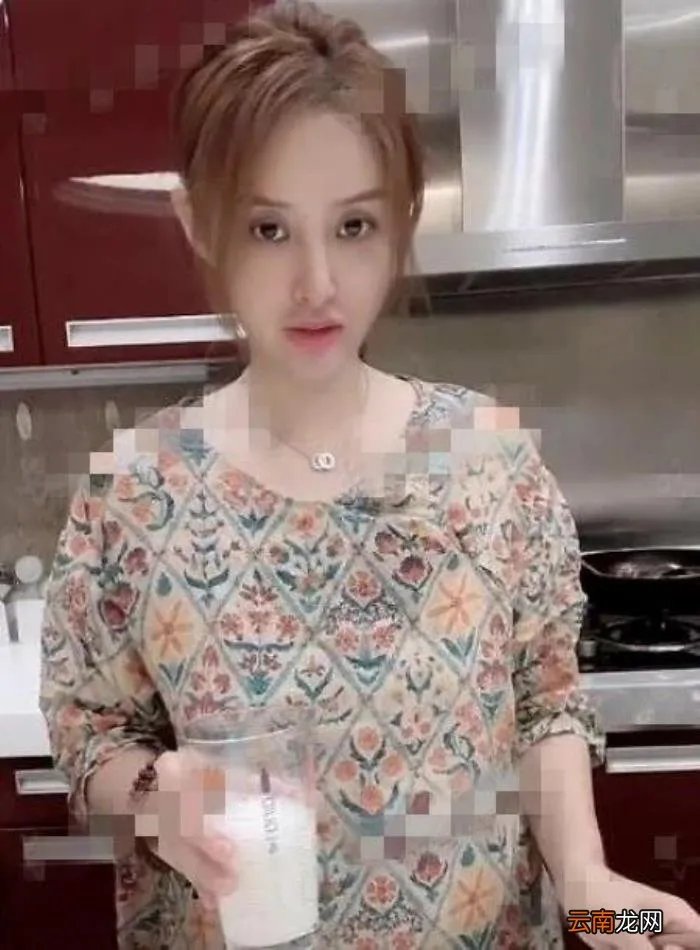 汪峰40岁前妻近照 汪峰前妻康作如