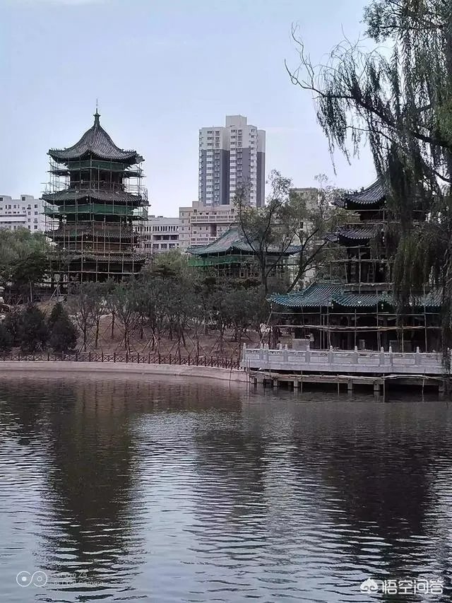 如何评价有人说罗永浩发布会总是迟到？