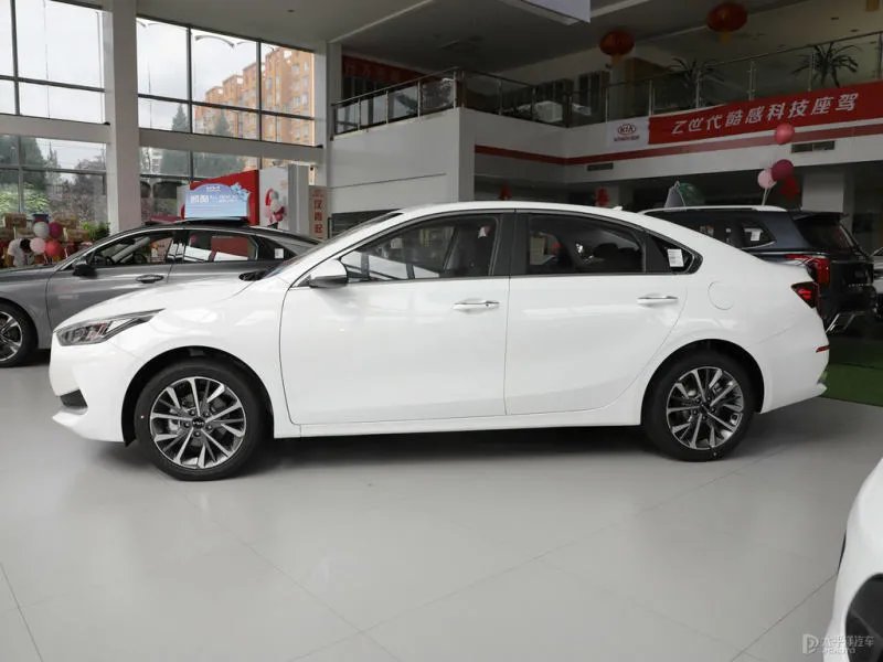 起亚K3最新款落地价多少?起亚K3官方价