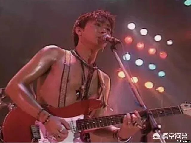 学Beyond的歌，需要使用什么吉他。电吉他首选还是木吉他也可以？