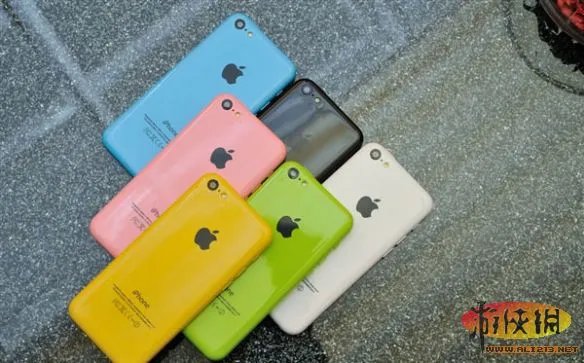 iPhone 5C第六色已正式现身 新全家福谍照公布