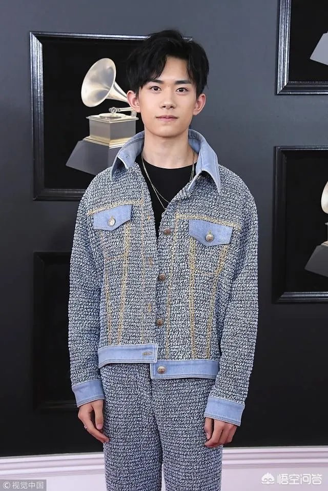 易烊千玺参加格莱美颁奖盛典，作为队长的王俊凯和主唱之一的王源为什么不参加？