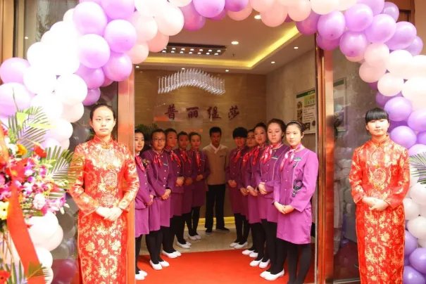 七年贷款做美容欠五十多万,女子月薪三千这辈子都还不完了,你怎么看?