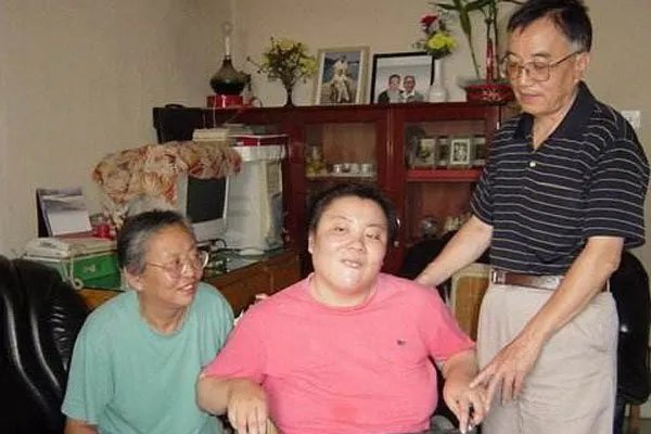 朱令案被人投毒是怎么回事 朱令案为什么永远也破不了