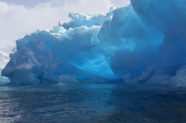 全球五大最深湖泊排行榜 贝加尔湖位列榜首，最深处达1680米