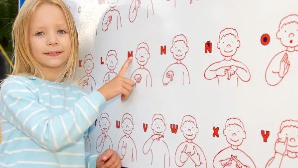 乳牙滞留如何处理