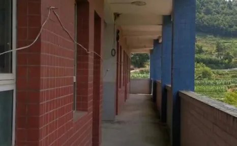 古天乐捐学校被爆荒废