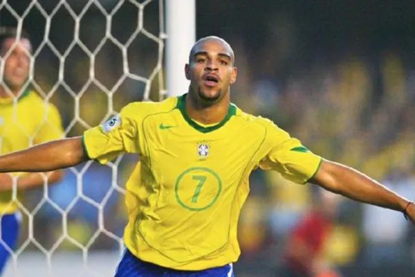 巴西足球史上十大前锋,卡卡与内马尔谁的成就和地位更高？