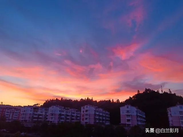 今年夏天你有拍到火烧云吗，可以分享一下吗？