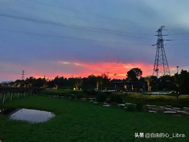 今年夏天你有拍到火烧云吗，可以分享一下吗？