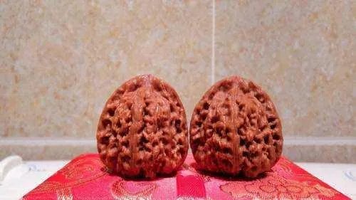 如何挑选文玩核桃？