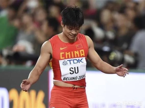 2018田径洲际杯百米大战,苏炳添一直领先,但怎样在最后一瞬被反超0.02秒?