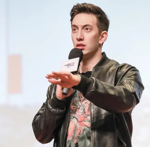 从网红到票房破40亿，“合资”小哥的每一步都很艰辛，后来怎样了？