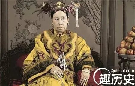 慈禧一生吸乳成性 每月挑数百女性进京献乳！