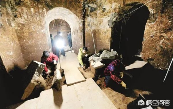 安阳警方摧毁一盗窃古墓葬团伙，追缴文物30余件, 你怎么看？