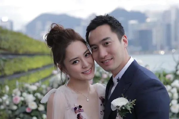 当年选择嫁给“老实人”赖弘国的阿娇,为什么最终还是离了婚?