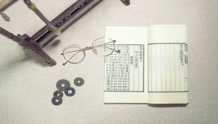 青山处处埋忠骨何须马革裹尸还忠骨的意思