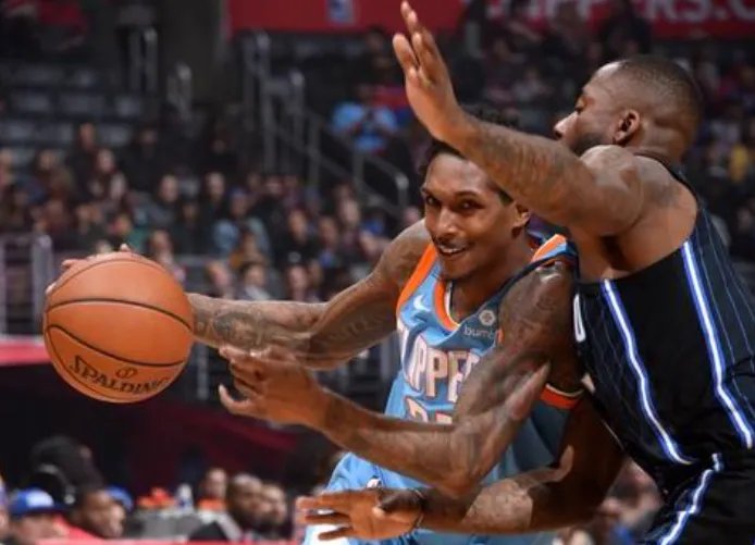 NBA常规赛中快船击败魔术了吗?