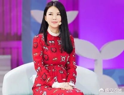 有哪些主持人在大型晚会上出现过失误？