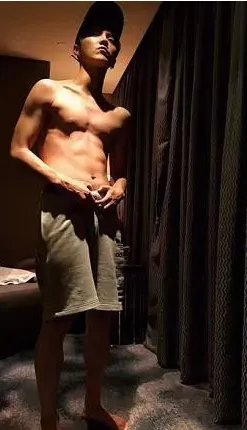 鹿晗变肌肉猛男是真的吗？