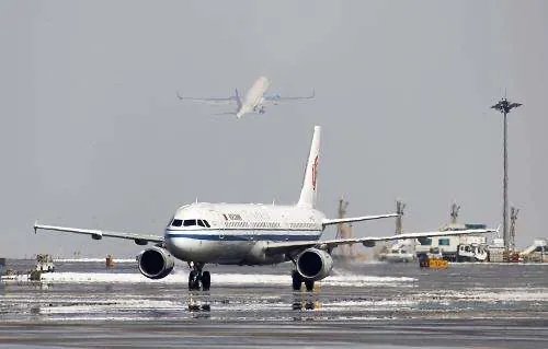 首都机场已取消航班142架次，为什么只取消了部分航班？