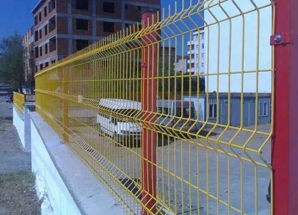 围墙护栏多少钱一平方,围墙护栏多少钱一平方知识