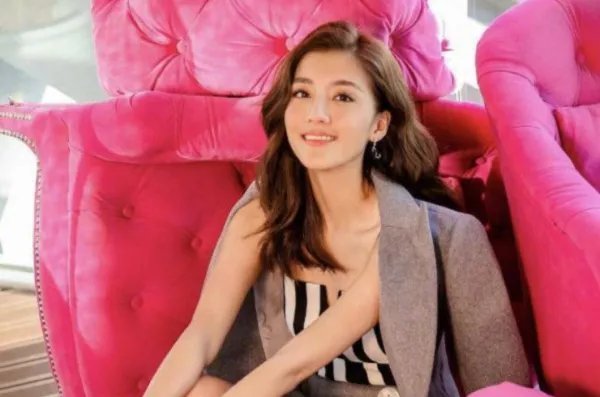 林峯张馨月宣布结婚跨年晚会