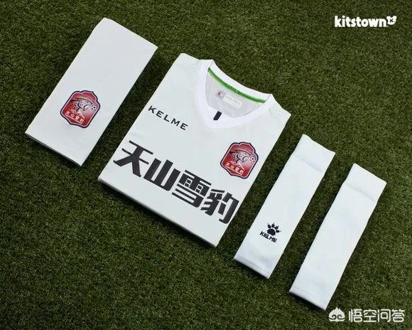 做为国内足球的装备供应商,岩羚、卡尔美、Joma哪个好?