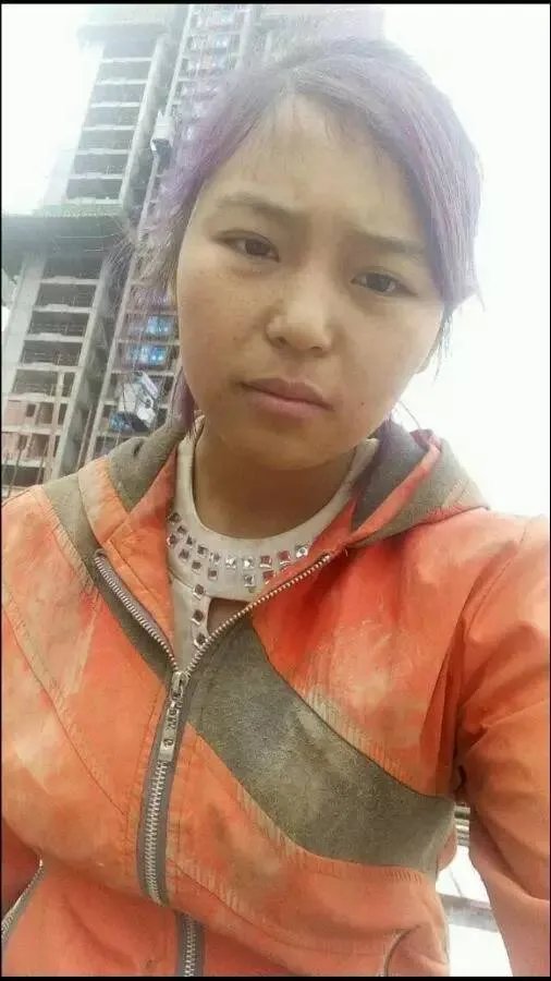 这位20岁工地女孩自拍，震惊了所有男人！！
