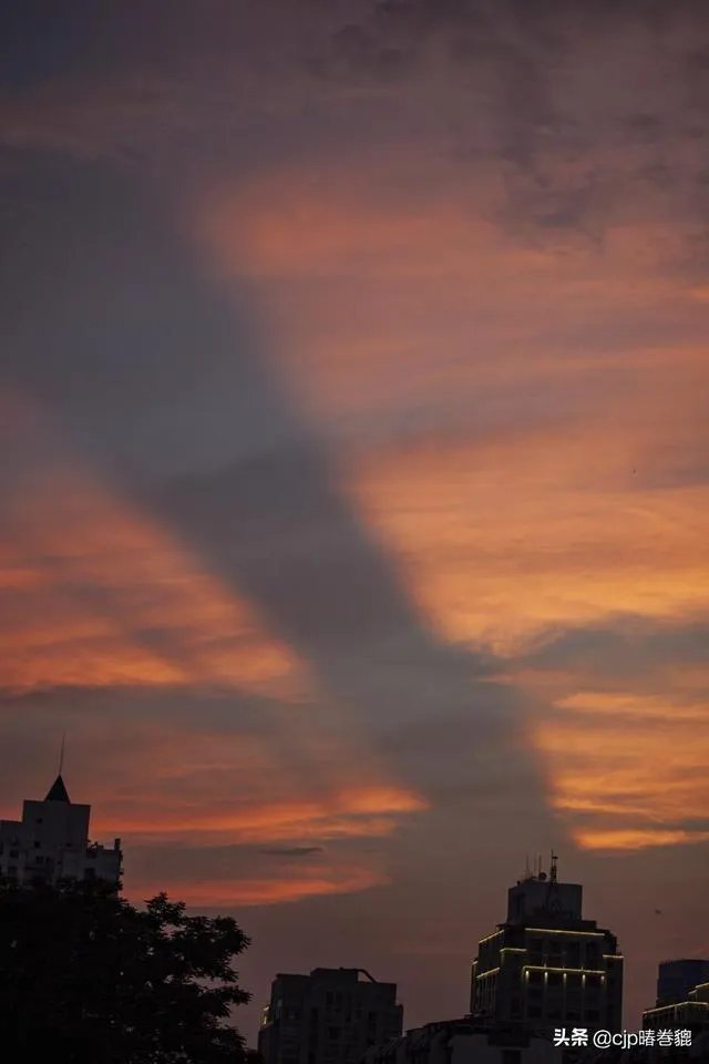 今年夏天你有拍到火烧云吗，可以分享一下吗？