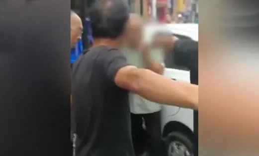 老年代步车撞11人:该怎么处理事件经过曝光