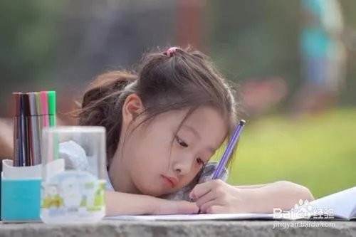 陪娃写作业被打 陪小孩写作业要注意哪些问题呢