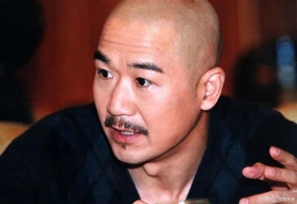 邓超参加李丁先生追悼会，为何会被张国立大骂滚出去？