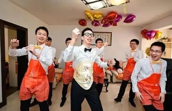 好玩的9个接亲堵门游戏有哪些 为难新郎的问题有哪些