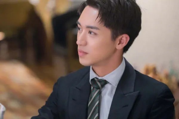 许魏洲微博跟许魏洲zz微博有什么差别